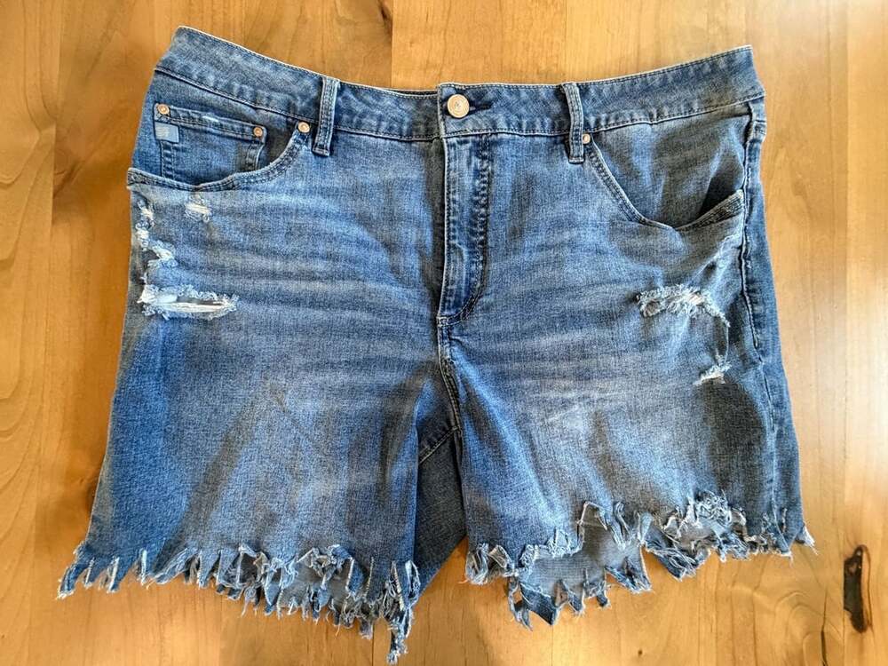 Seven7 Distressed Raw Hem Denim Shorts Size 16 Blue
